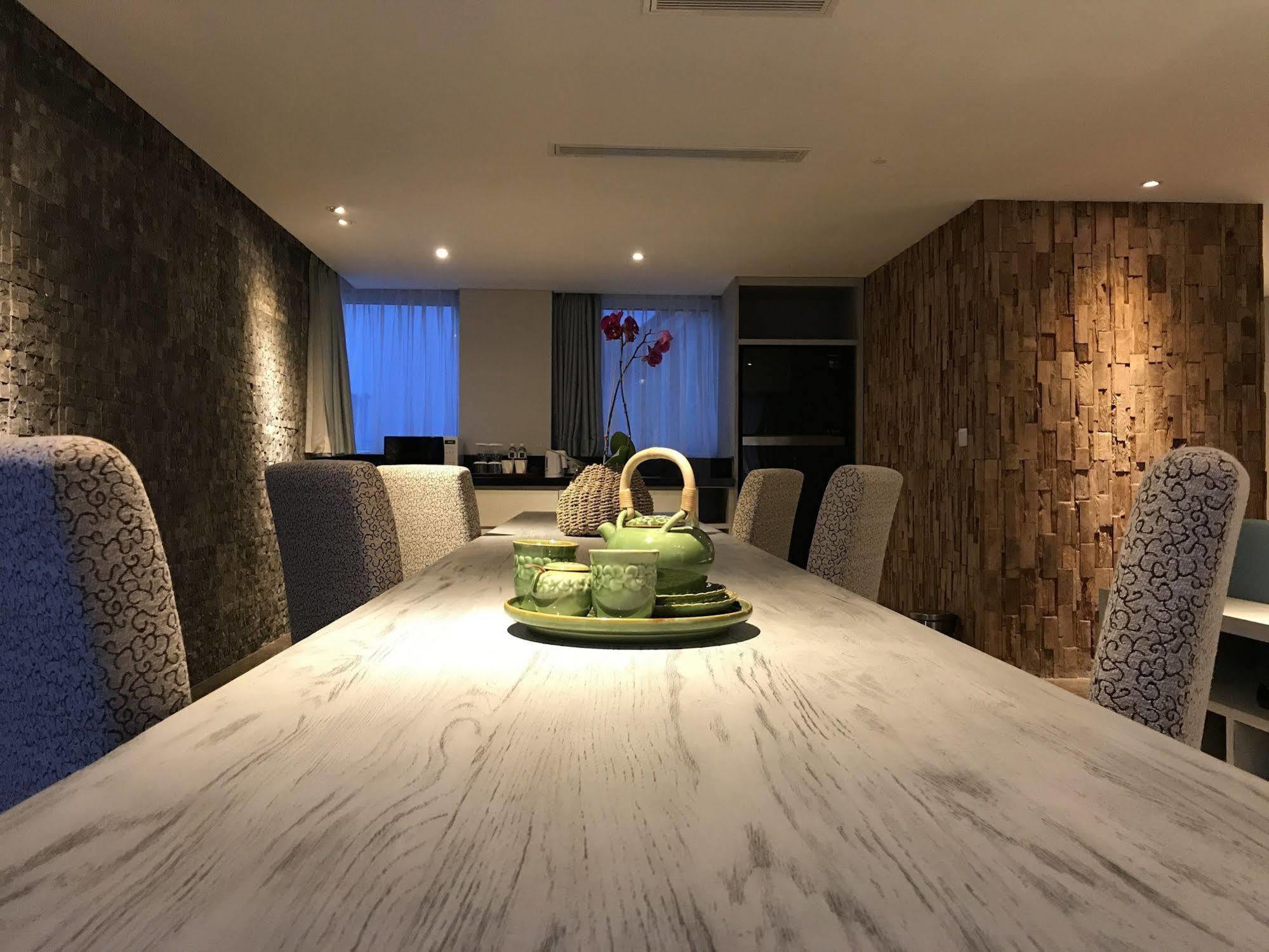 Hotel Daun Bali Seminyak Екстер'єр фото