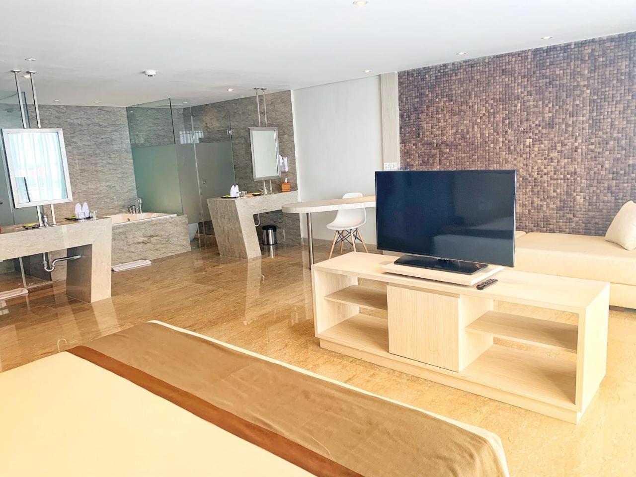 Hotel Daun Bali Seminyak Екстер'єр фото