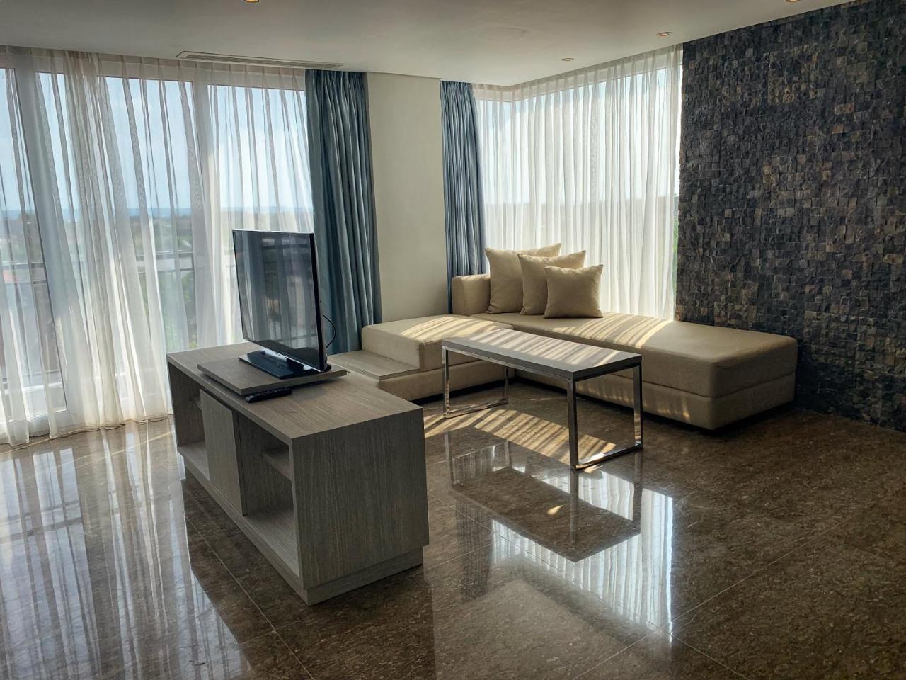 Hotel Daun Bali Seminyak Екстер'єр фото